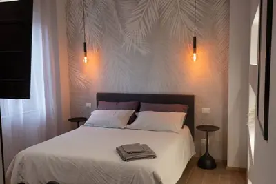 Image de This very spacious two-room apartment is a cozy and modernly designed space, ideal for those seeking space and comfort. With large rooms and carefully curated furnishings, it offers an elegant and relaxing atmosphere, perfect for ensuring a pleasant