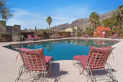 Image de This condominium is a 2 bedroom(s), 1 bathrooms, located in Tucson, Az.