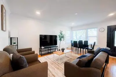 Image de Spacious 4br Family Retreat | Near Malls, Dining & Downtown | Sleeps 12+