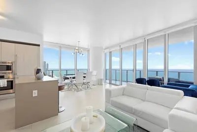 Image de ★★★★★ 2bd/2ba Beachfront Condo At Lyfe Resort With Direct Ocean-View