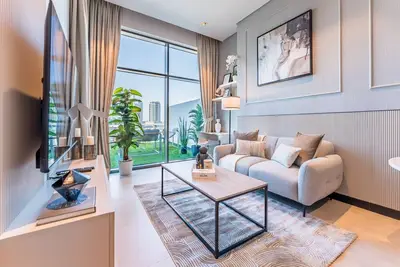 Image de 1br w/ Terrace Overlooking Water Canal and Burj Khalifa Near Dubai Attractions