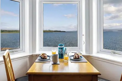 Image de Coastal Charm Summary