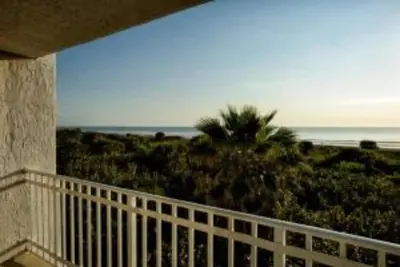 Image de 2 Bedroom, Oceanview, Sleeps 6, at Discovery Beach Resort!