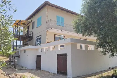 Image de Maison de Vacances 'Il Casale Del Giglio' avec Vue sur la Mer, Terrasse Commune et Jardin Privé