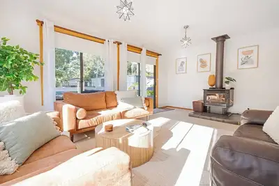Image de Tasman Breeze Beachside Escape near Historic Site