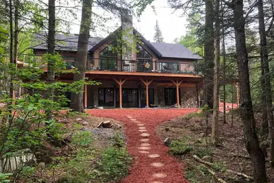 Image de Rustic cottage with a modern touch on river-lake, 6 bedrooms