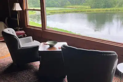 Image de Experience Serenity in this Enchanting Country Cabin on pond in Catskill