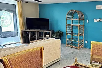 Image de Cozy 2-bedroom condo in tranquil Fort Myers 15 minutes to Ft. Myers Beach