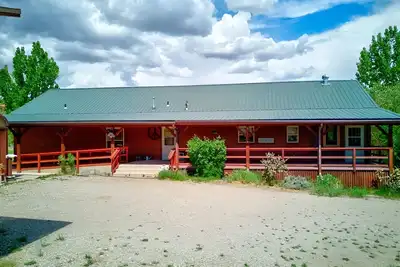 Image de Sand Canyon Oasis Minutes from Mesa Verde – Main Home & Separate Guest House
