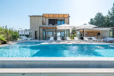 Image de Élégante et moderne Villa Son Set avec piscine chauffée, terrain de football, Wi-Fi et climatisation