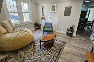 Image de Apt Olde Walkerville, 2Bdr, with River views