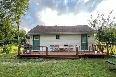 Image de Turquoise by the lake