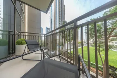 Image de 1 Bedroom in Creek Harbour Sleeps 4 with Balcony