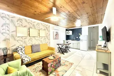 Image de Casa Blanca near Downtown