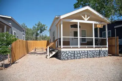 Corona Arch Cabin #04