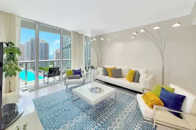 Image de Icon Brickell 20th Floor 1br | Pool View | Balcony