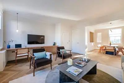 Image de Chic Earl's Court Family Retreat