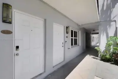 Image de Cozy 1-bedroom condo steps to the beach in beautiful, vibrant Hollywood Beach