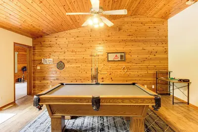 Image de Hot Tub & 2 Recreation Rooms: Spacious Onamia Home