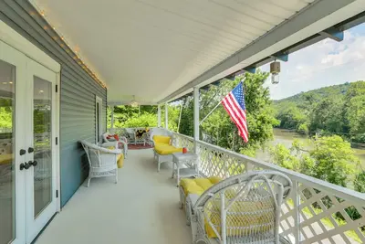 Image de River Views & Boat Launch Access: Huntingdon Home