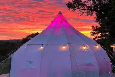 Image de Northwoods Glamping Tent with WiFI, Ac/Heat, Hot Tub, Atv and Snowmobile Access