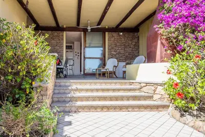 Image de GuestHost - Seaview Villa with Veranda GolfoAranci