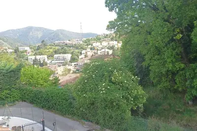 Image de Maison de ville mitoyenne 15 min de Monaco et Niceavec parking privée