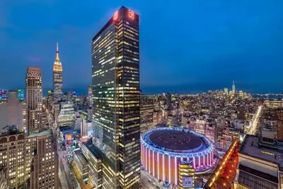 Image de Escape to Nyc’s Iconic Past with a Stay in The New Yorker Hotel