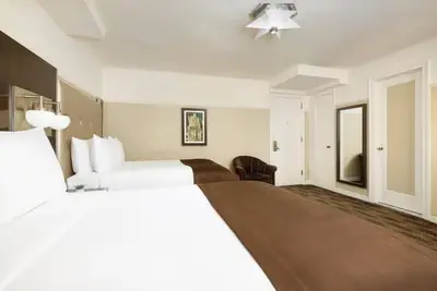 Image de The New Yorker Hotel | 2 Double Beds |  Ideal for Culture & Art Lovers
