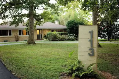 Image de The Woods—Available as Three Bedroom, Two Bedroom, or Private Efficiency Suite