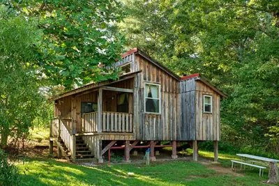 Image de Charming 1-bedroom cabin in wonderful Jamestown with WiFi, Ac