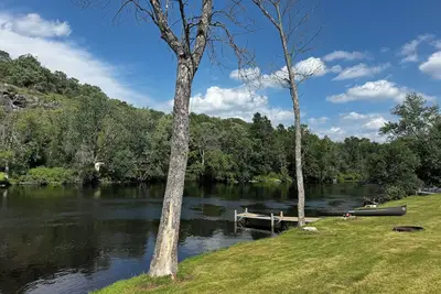 Image de Charming log cabins on Paint River - Pet Friendly!
