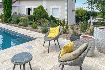 Image de Gite avec piscine et jacuzzi