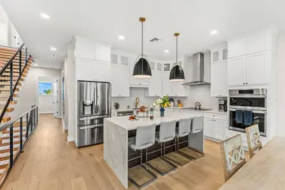 Image de Elegant Indialantic Townhome Retreat W/ Private Balconies, Patio & Bbq Grill!