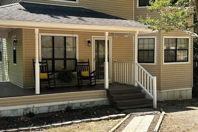 Image de 3 bedroom/3 bathroom house in charming Cullman minutes to lake, town, interstate