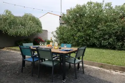 Image de Maison avec joli jardin quartier La Roulière