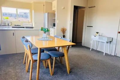 Image de Sunny 3 bedroom apartment next to Blake Park! !