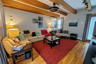 Image de Charming Cambridge 2-Br townhome steps to Mit, Harvard, T Red Line, food & more!