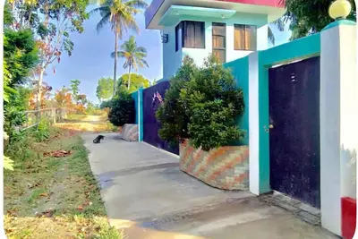 Image de Tranquil B & B with Ac / Rooftop Lounge/ Bar / Cabanas and Gourmet Kitchen