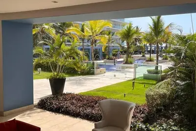 Image de Elegant Beachfront Retreat – Morros Ultra\n1BR | Sleeps 5 | Direct Beach Access
