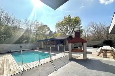 Image de Eden sympathique maison pour 16 personnes avec piscine