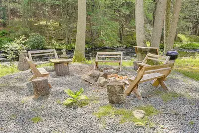 Image de Shohola Creek On-Site: Updated Getaway w/ Deck!