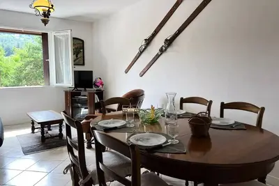 Image de Wohnung T3, für 5 Personen, Residenz mit privatem Parkplatz im Freien, in der Nähe des Golfs und Barcelonnette