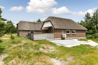 Image de \"Alisa\" - 2km from the sea by Interhome