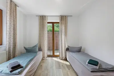 Image de Appartement 'Wohnen Auf Zeit' avec vue sur la montagne et Wi-Fi