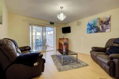 Image de Comfortable 3 Bed Home with Garden in Peterborough
