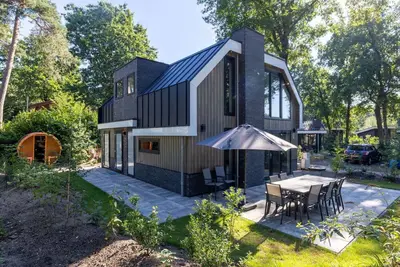 Image de Belle maison de vacances privée pour 10 personnes avec Wifi, piscine, Tv, terrasse et parking