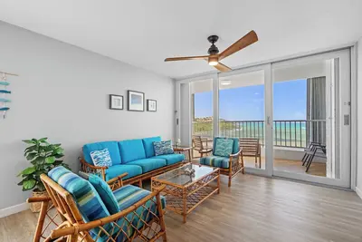 Image de Oceanfront | Marina-View Balcony | Swimming Pool | Air-Conditioned