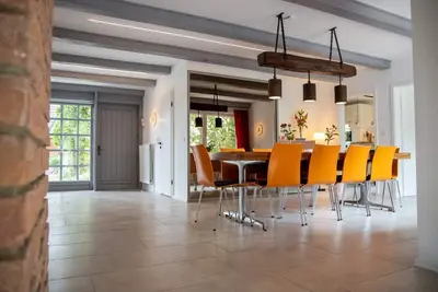 Image de Detached vacation home for 12 people with spacious garden and sauna just a short distance from