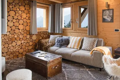 Image de Belle maison de vacances privée avec Wifi, bain à remous, Tv, terrasse et parking